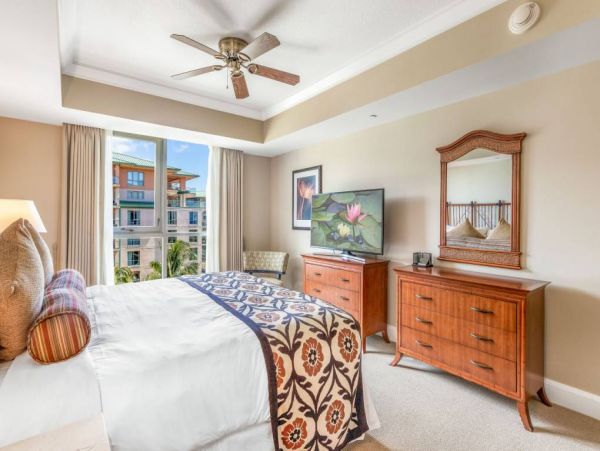 Oceanfront Condo Kanaapali - Maui's Premier Beachfront Retreat