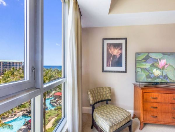 Oceanfront Condo Kanaapali - Maui's Premier Beachfront Retreat