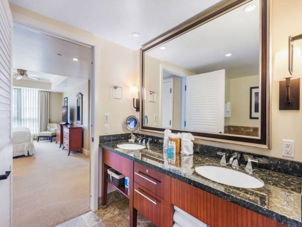 Oceanfront Condo Kanaapali - Maui's Premier Beachfront Retreat