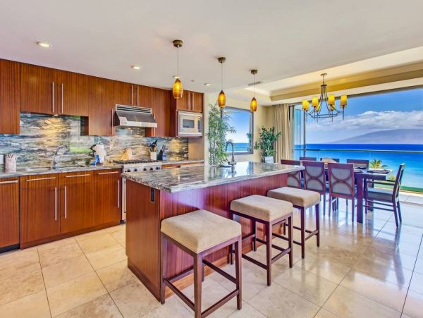 Kaanapali 5th Floor 3 Bedroom Beach Condo Partial Gulf Views