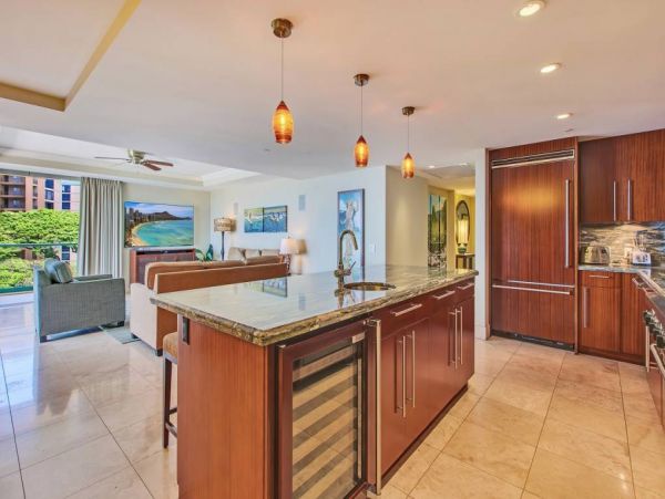 Kaanapali 5th Floor 3 Bedroom Beach Condo Partial Gulf Views