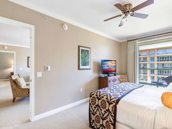 Spacious Ocean View Retreat - Luxury 2-Bedroom Suite