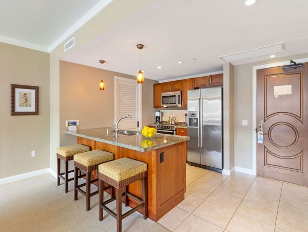 Spacious Ocean View Retreat - Luxury 2-Bedroom Suite