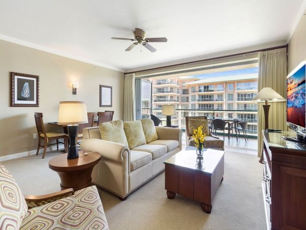 Spacious Ocean View Retreat - Luxury 2-Bedroom Suite