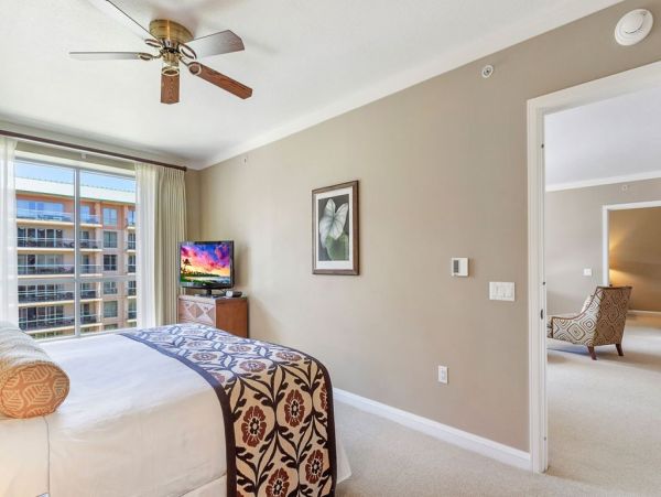 Spacious Ocean View Retreat - Luxury 2-Bedroom Suite