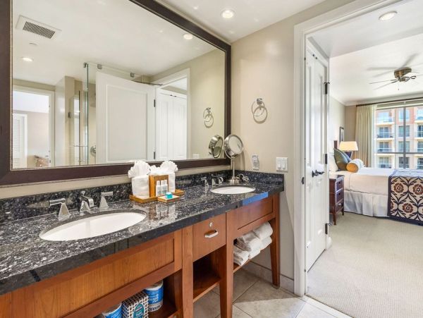 Spacious Ocean View Retreat - Luxury 2-Bedroom Suite