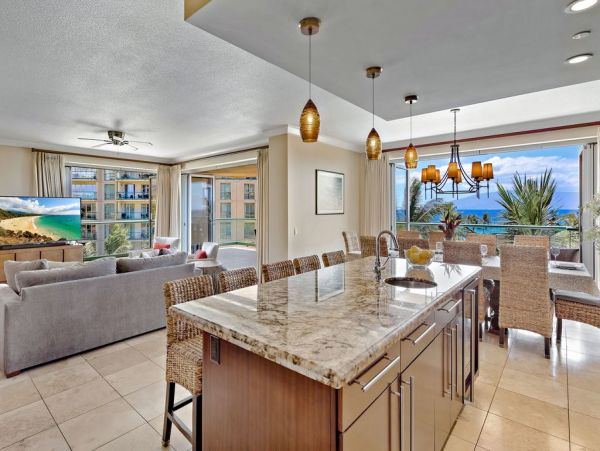 Premier Oceanfront Luxury with Panoramic Views in Kaanapali