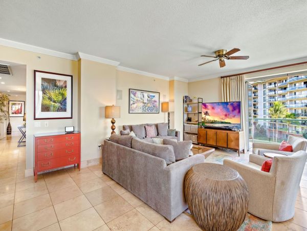 Premier Oceanfront Luxury with Panoramic Views in Kaanapali