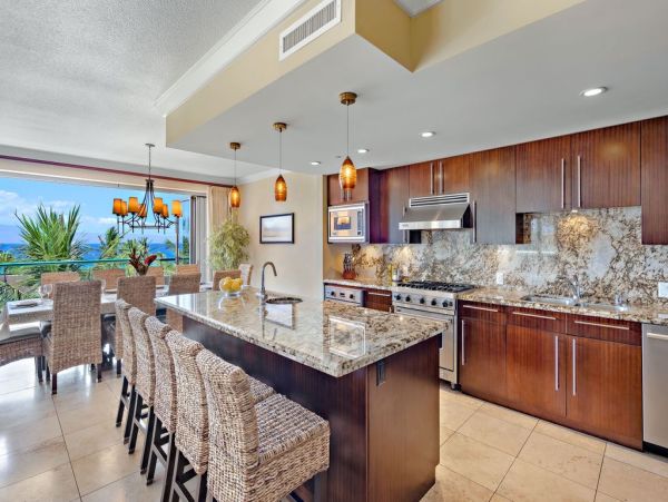 Premier Oceanfront Luxury with Panoramic Views in Kaanapali