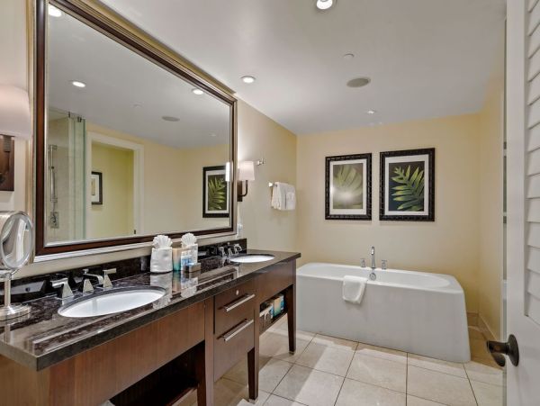 Premier Oceanfront Luxury with Panoramic Views in Kaanapali