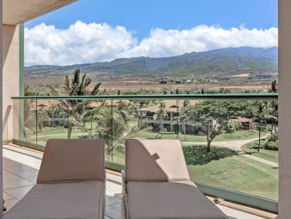 Premier Oceanfront Luxury with Panoramic Views in Kaanapali