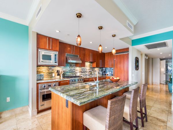 Oceanfront Luxury Rereat with Expansive Views & Premier Amenities