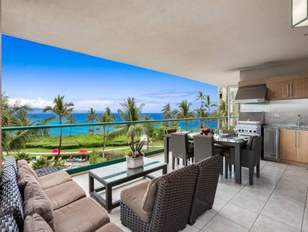 Oceanfront Luxury Rereat with Expansive Views & Premier Amenities