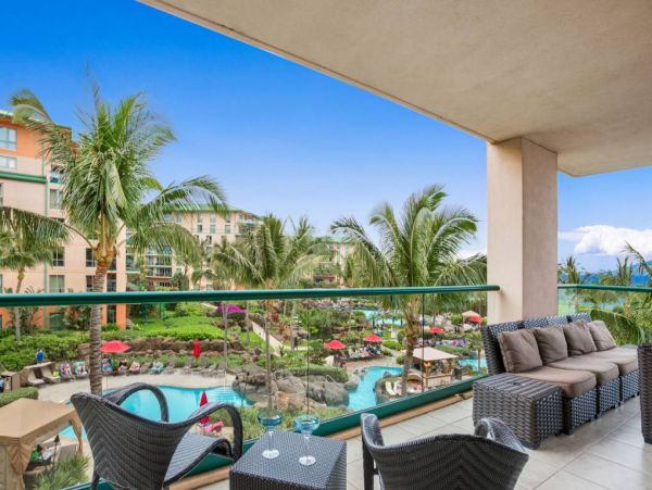 Oceanfront Luxury Rereat with Expansive Views & Premier Amenities