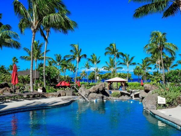 Oceanfront Luxury Rereat with Expansive Views & Premier Amenities