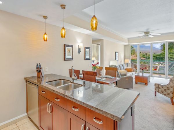 Kaanapali 2 Bedroom-1 Bath Suite with Mountain & Ocean Views