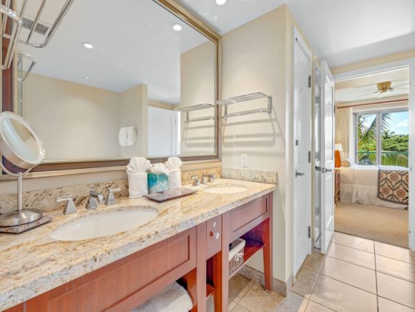Kaanapali 2 Bedroom-1 Bath Suite with Mountain & Ocean Views