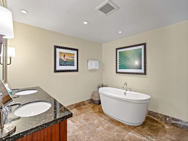Lovely Vacation Condo with 3 Bedrooms & Ocean View