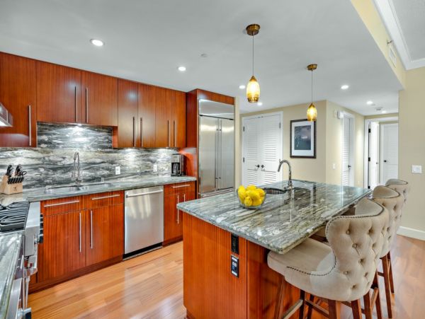 Lovely Vacation Condo with 3 Bedrooms & Ocean View