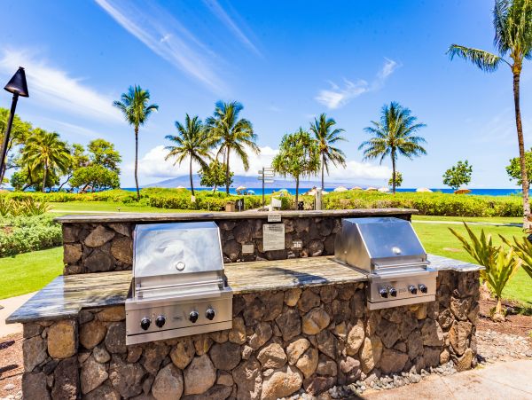 Kaanapali One Bedroom Condo Located On The Beach Sleeps 4