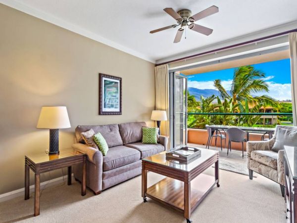 Kaanapali One Bedroom Condo Located On The Beach Sleeps 4