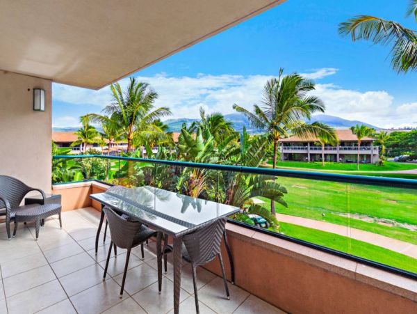 Kaanapali One Bedroom Condo Located On The Beach Sleeps 4
