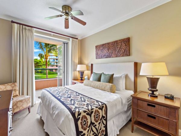 Kaanapali One Bedroom Condo Located On The Beach Sleeps 4