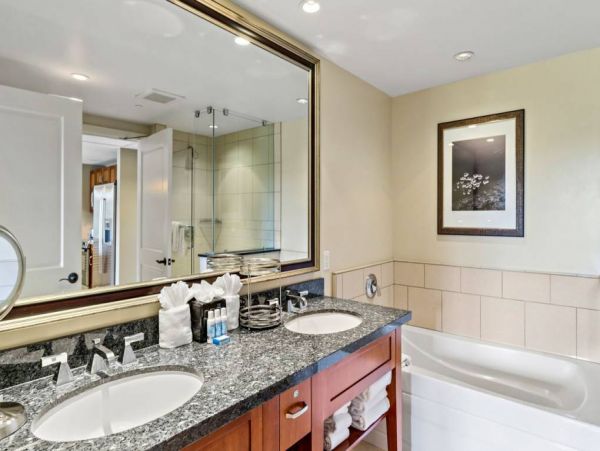 Kaanapali One Bedroom Condo Located On The Beach Sleeps 4