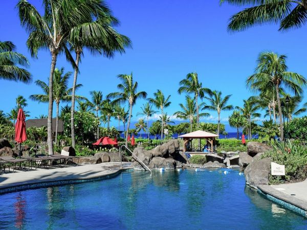 Beautiful 3 Bedroom Oceanfront Residence in Kaanapali