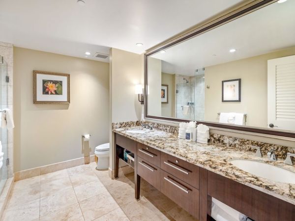 Beautiful 3 Bedroom Oceanfront Residence in Kaanapali