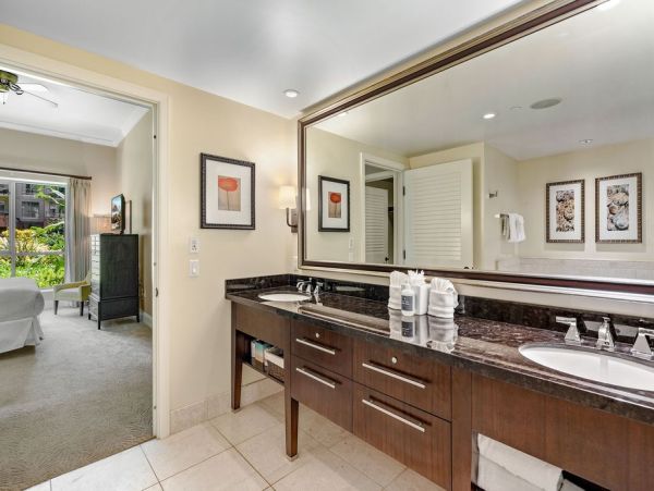 Beautiful 3 Bedroom Oceanfront Residence in Kaanapali