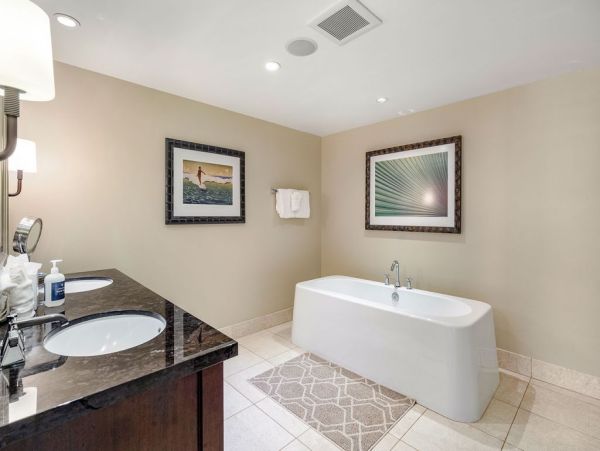 Beautiful 3 Bedroom Oceanfront Residence in Kaanapali