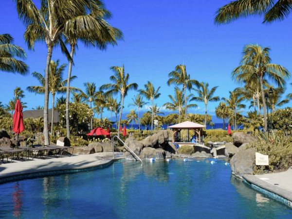 Maui Oceanfront Vacation Rental – Luxury 2-Bedroom Corner Suite Penthouse Condo