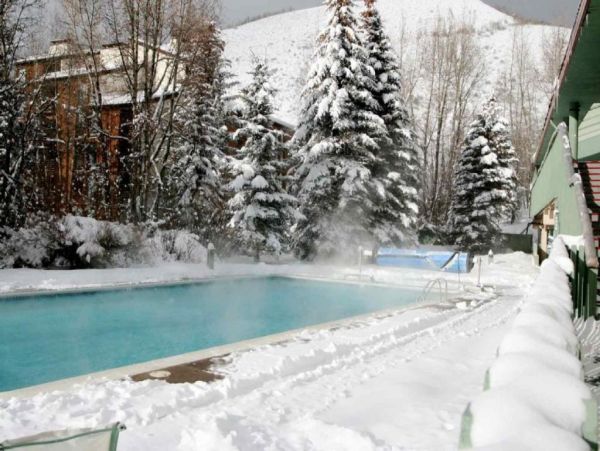 Vail Stylish Condo Excellent Amenities.
