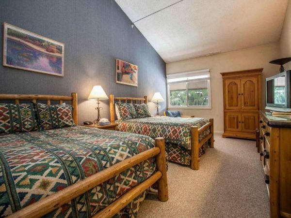 Vail Stylish Condo Excellent Amenities.