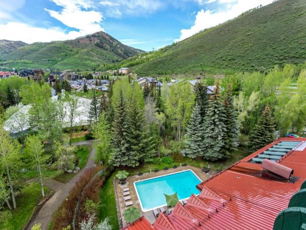Vail Stylish Condo Excellent Amenities.