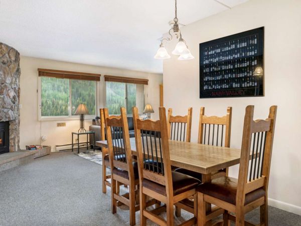 Vail Stylish Condo Excellent Amenities.