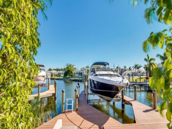 Three Bedrooms Canal Front Rental Home in Cape Coral