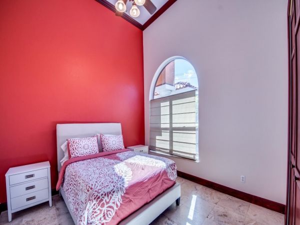Three Bedrooms Canal Front Rental Home in Cape Coral