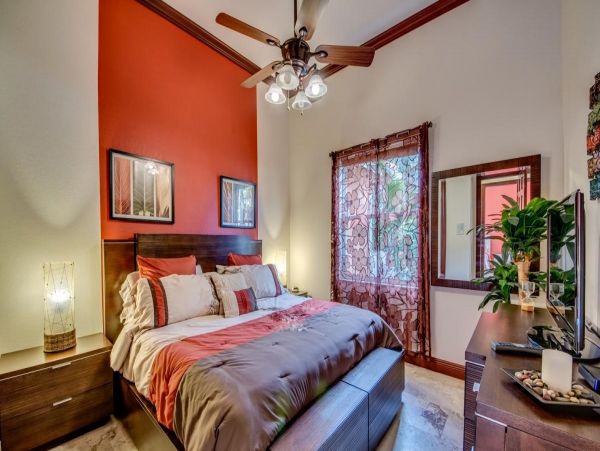 Three Bedrooms Canal Front Rental Home in Cape Coral