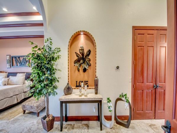 Three Bedrooms Canal Front Rental Home in Cape Coral