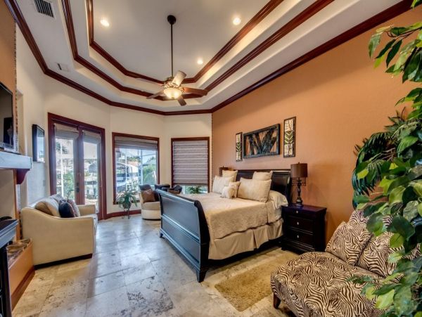 Three Bedrooms Canal Front Rental Home in Cape Coral
