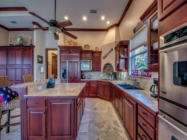 Three Bedrooms Canal Front Rental Home in Cape Coral