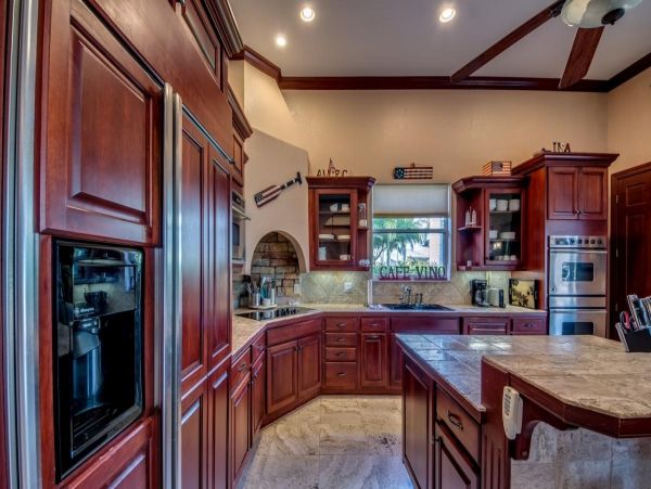 Three Bedrooms Canal Front Rental Home in Cape Coral
