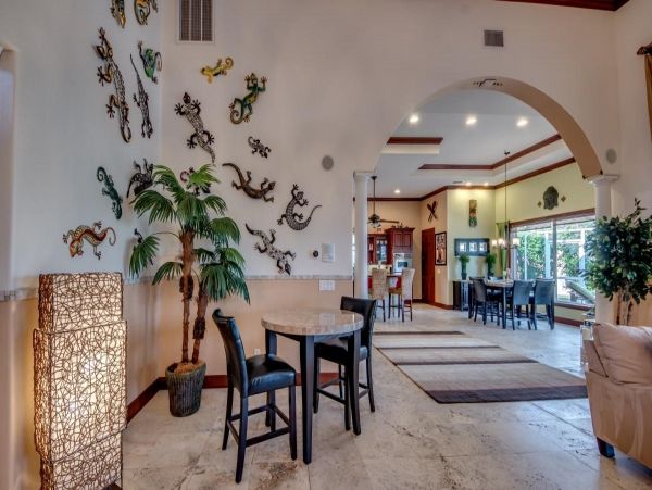 Three Bedrooms Canal Front Rental Home in Cape Coral