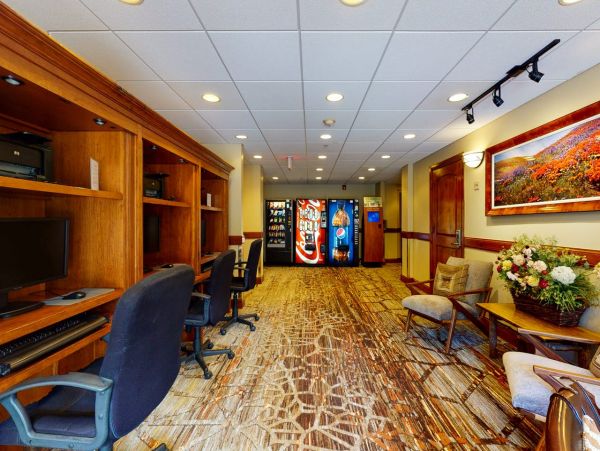 Ski In-Ski Out Mountain Views Vail Vacation Condo 2 Bedroom