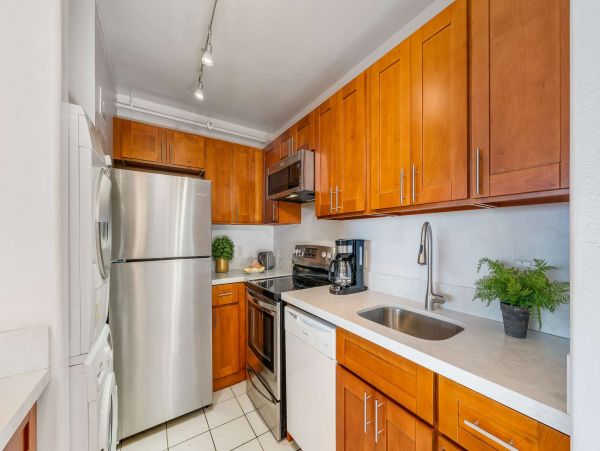 Oceanfront Lahaina Vacation Rental on Kahana Beach