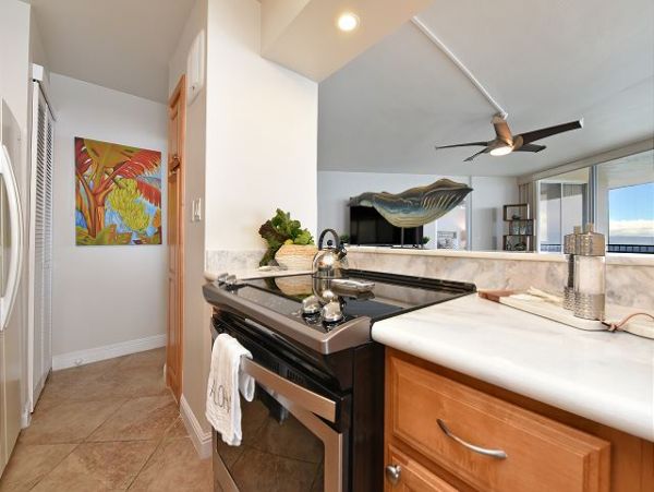 12th Floor Penthouse in Kahana with Great Ocean Views