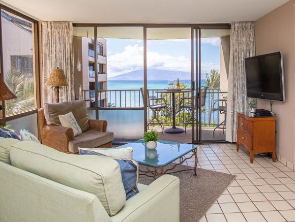 Luxurious Maui Vacation Rental with Ocean Views & Prime Location