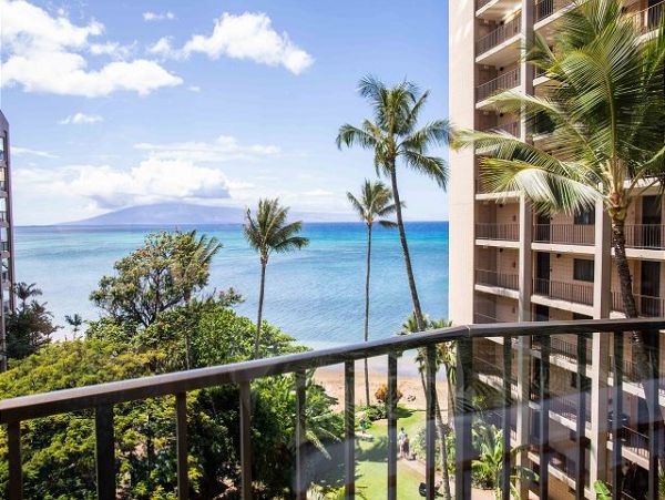 Luxurious Maui Vacation Rental with Ocean Views & Prime Location